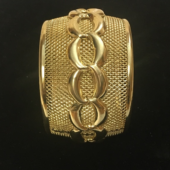 Gold Large Bangles - Picture 1 of 3